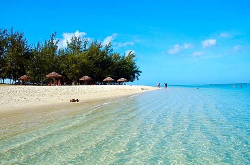Sugar Reef West Coast Lägenhet Flic-en-Flacq Exteriör bild